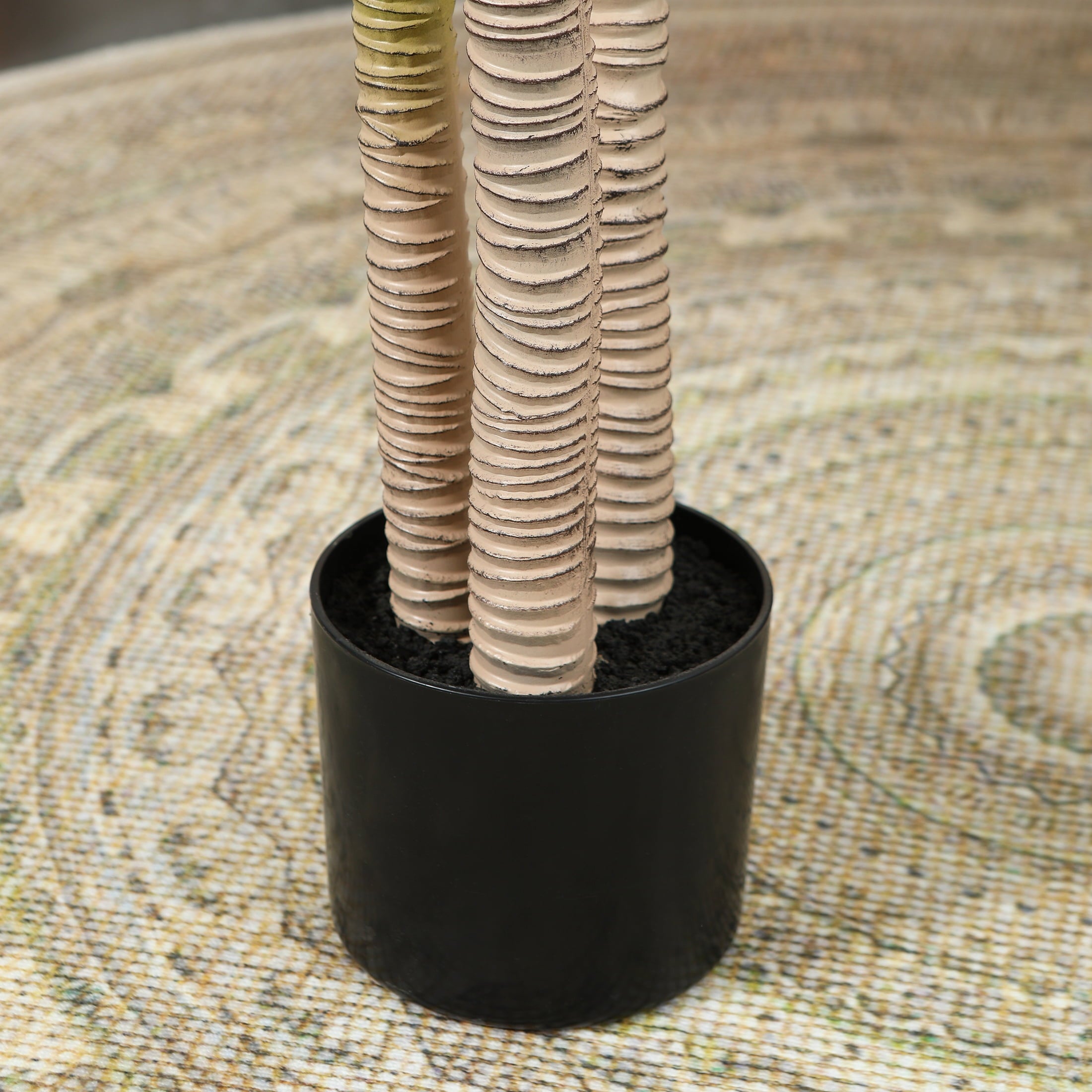 Artificial Plants, 5ft Fake Dracaena Tree in Black Plastic Pot, Faux Plants Indoor Outdoor Decor, Silk Plants for Home Decor Office Porch Patio Perfect Housewarming Gift